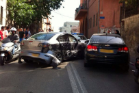 بالصور: إصابة 4 أشخاص بحادث طرق بين مركبتين وسط مدينة يافا 